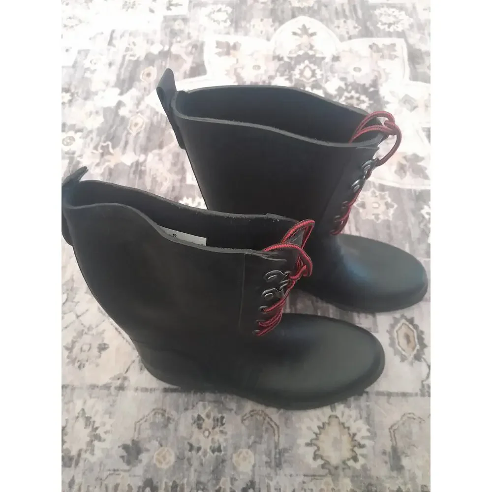 MERONA BLACK BOOTS WITH RED SHOE LACES SIZE 8